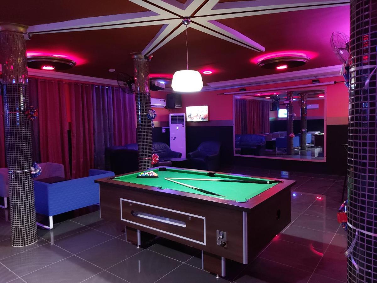 Royal Blue Guest House & Bar 洛美 外观 照片