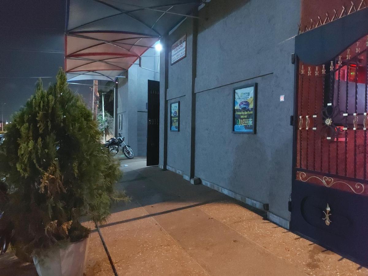 Royal Blue Guest House & Bar 洛美 外观 照片